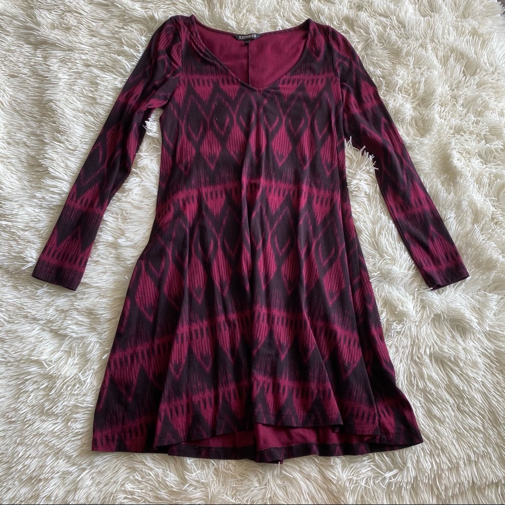 Express Long Sleeve V Neck Burgundy Printed Dress